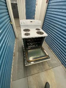 SLIGHTLY USED ELECTRIC STOVE - Photo 9