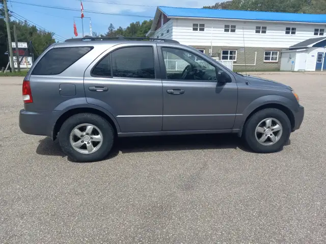 KIA SORENTO EX MID-sized SUV 2006, MVI April  2026