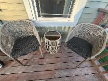 Outdoor table and chairs - Photo 2