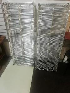 tablettes en metal chrome