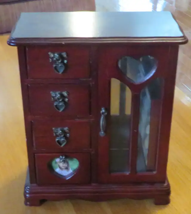 JEWELRY CASE
