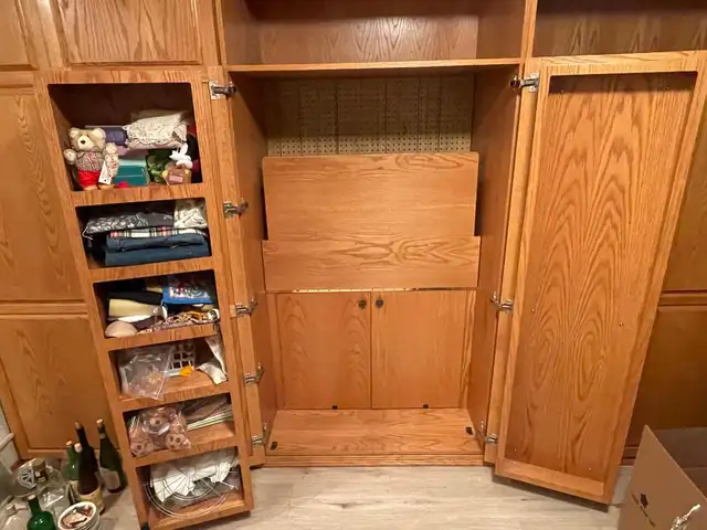 CRAFT/SEWING OAK WALL UNIT