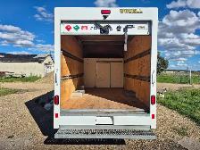 2023 GMC Savana 3500 cube van - Photo 7