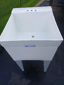 New Wash Basin with Legs - Photo 3