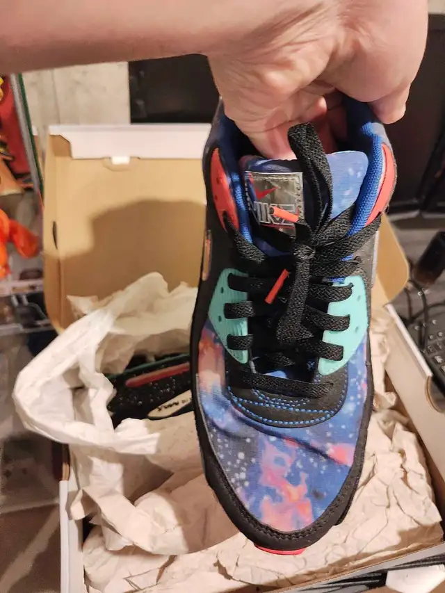 NIKE AIR MAX 90 SUPERNOVA SHOES LIKE NEW SIZE 13