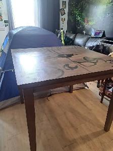Table de Ouija avec deux chaises - Photo 3