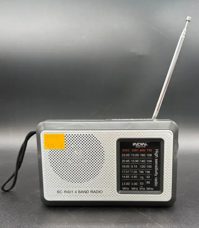 Small Portable Indin ( bc-r401 ) Radio