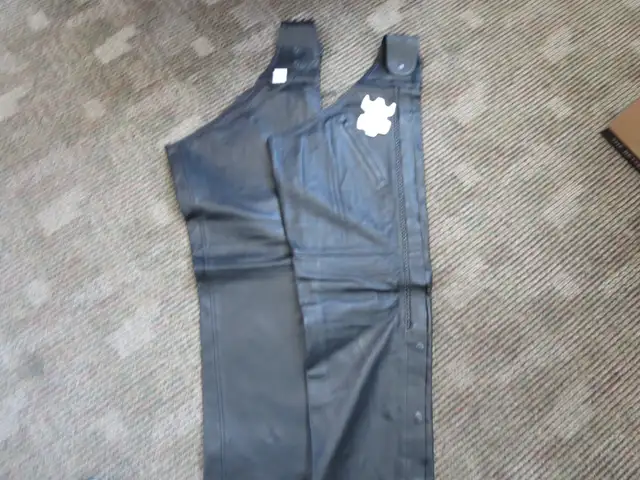 Men's Motorcycle Leather Chaps Brand New $50 Re-Gear Oshawa