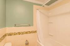 AMNA LINDSAY STUDENT RESIDENCE! - Photo 10