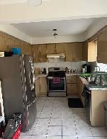 3 Bedroom House for Lease Near Torbram rd & sandlewood Pkwy E - Photo 2