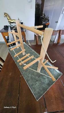 Aire de jeux/perchoir pour oiseaux en bois - Photo 2