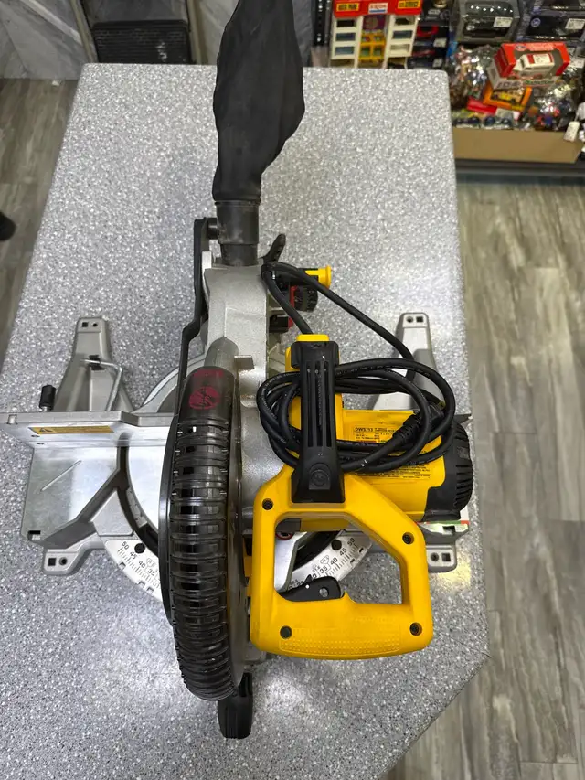 DEWALT DWS713 10" COMPOUND MITRE SAW CORDED