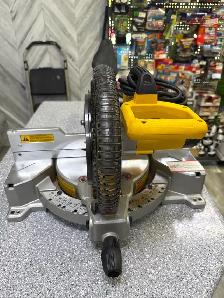 DEWALT DWS713 10" COMPOUND MITRE SAW CORDED - Photo 5