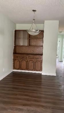 3 Bedroom Duplex Main Floor NE - Photo 3