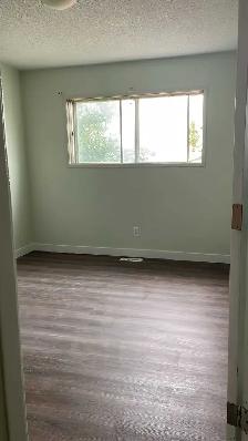 3 Bedroom Duplex Main Floor NE - Photo 8