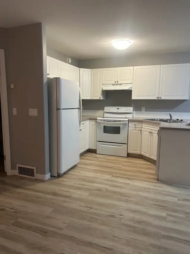 2 Bedroom Townhouse Sylvan Lake