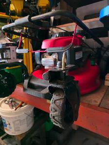 Black Max W Honda GCV160 Zero-Turn Lawnmower Over Head  Cam - Photo 2