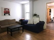 Master bedroom (Bloor/Dufferin) in 4 bed shared house - Photo 6