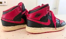 Jordan 1 Mid GS 5Y 'Bred/Gym Red' - Size 5Y - Worn - Photo 4