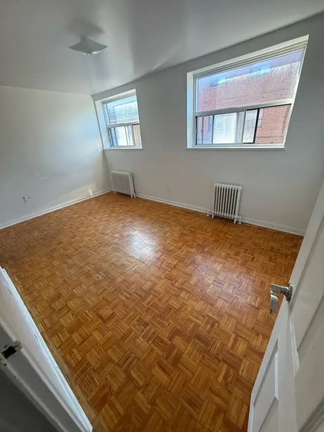 1 Bedroom Apartment - Birchmount Road