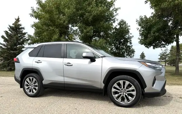 2022 Toyota RAV4 XLE PREMIUM AWD LEATHER - SUNROOF - LOW KMS
