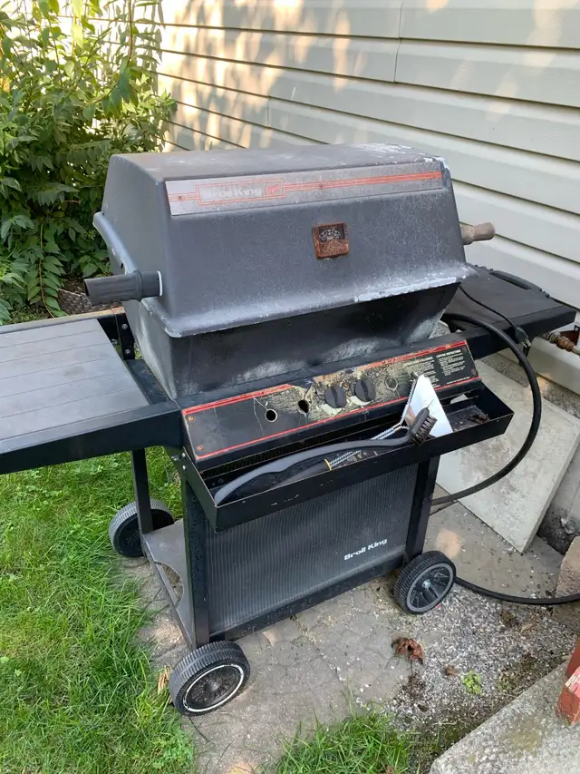 old bbq. still works - connection is for natural gas