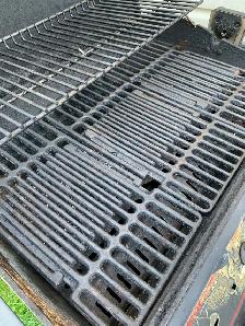 old bbq. still works - connection is for natural gas - Photo 2