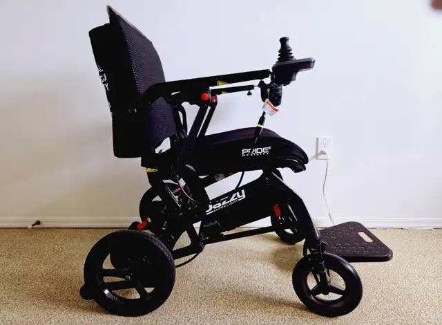 Pride Mobility Jazzy Ultra Light — Like New
