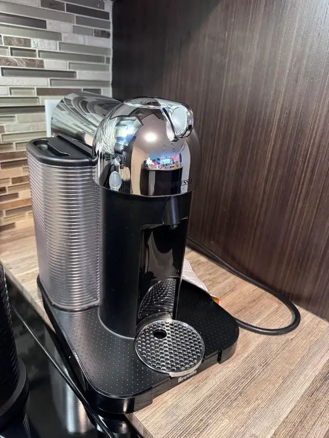 Nespresso Virtuoline machine set