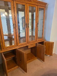 Oak Buffet and Hutch - Photo 3