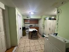Room with private washroom York University village $750 - Photo 5
