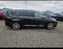 2024 Chrysler Pacifica Pinnacle - Photo 3