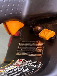 Homelite 33cc 16-inch Chainsaw - Photo 3