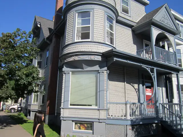 South End Large Sunny 2 Bedroom Flat