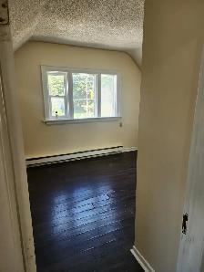 2 bedroms house, all included Sept 1, Mt. Pleasant and Eglinton - Photo 8
