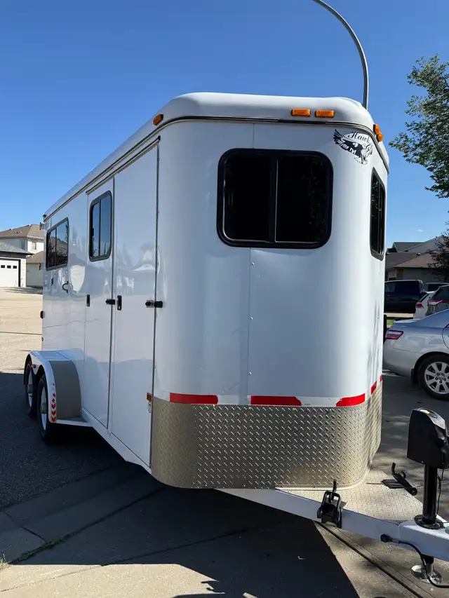2007 Aluminium & Fiberglass 2 Horse B/P Trailer