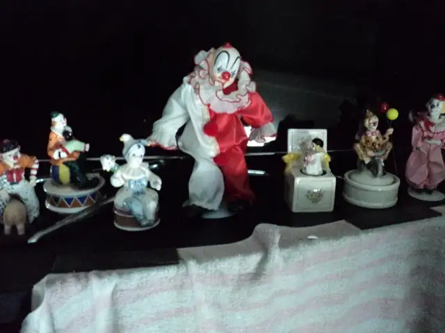 7 Clowns ~ 5  of them a MUSICAL ~ CALLS ONLY PLEASE!