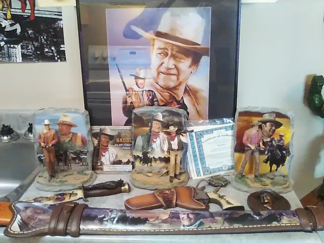 Bradford Exchange John Wayne American Hero Set w/ COA
