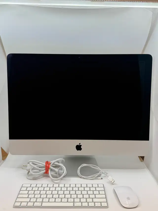 Apple iMac 21.5' 2017 – Core i5, 8GB RAM, 1TB HDD - $449