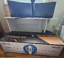 Samsung G9 Odyssey 49' curved monitor only $190 as is - Photo 3
