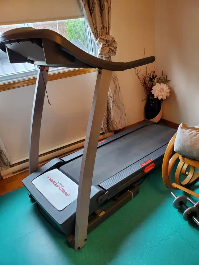 Folding treadmill - Tapis roulant pliable