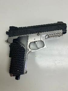 Daisy Model 93A , CO2 BB , like new .