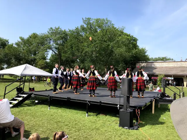 Selling STAGE- Renting mobile STAGE 24’ x 24‘ it is with removab