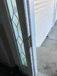 sellingbusted doors and or door  frame jamb fiksing, we wil - Photo 8