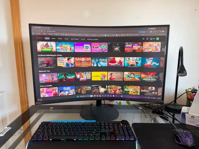 Great condition Samsung 32 inch curved computer Monitor screen