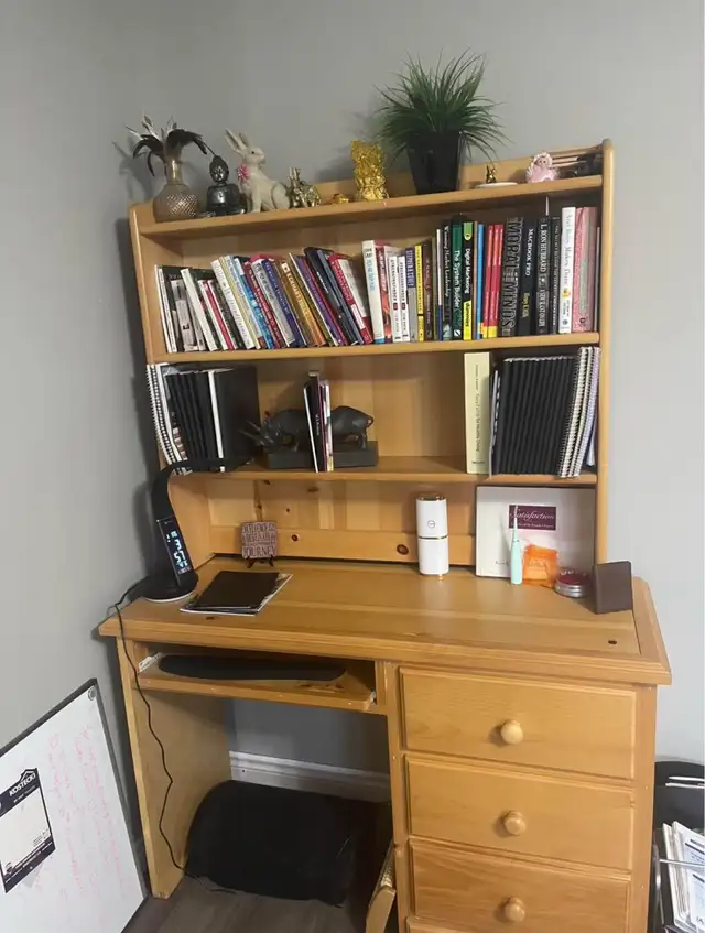 Solid Real Wood Desk & Hutch – Priced for a Quick Sale!