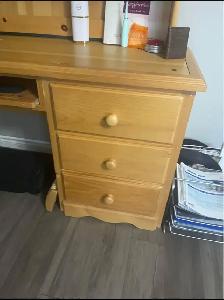 Solid Real Wood Desk & Hutch – Priced for a Quick Sale! - Photo 4