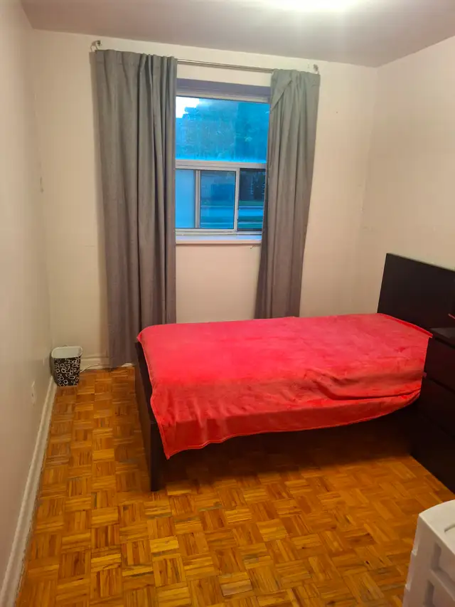 ROOM FOR RENT