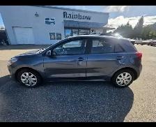 2022 Kia Rio 5-Door LX - Photo 2