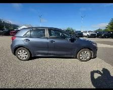 2022 Kia Rio 5-Door LX - Photo 4